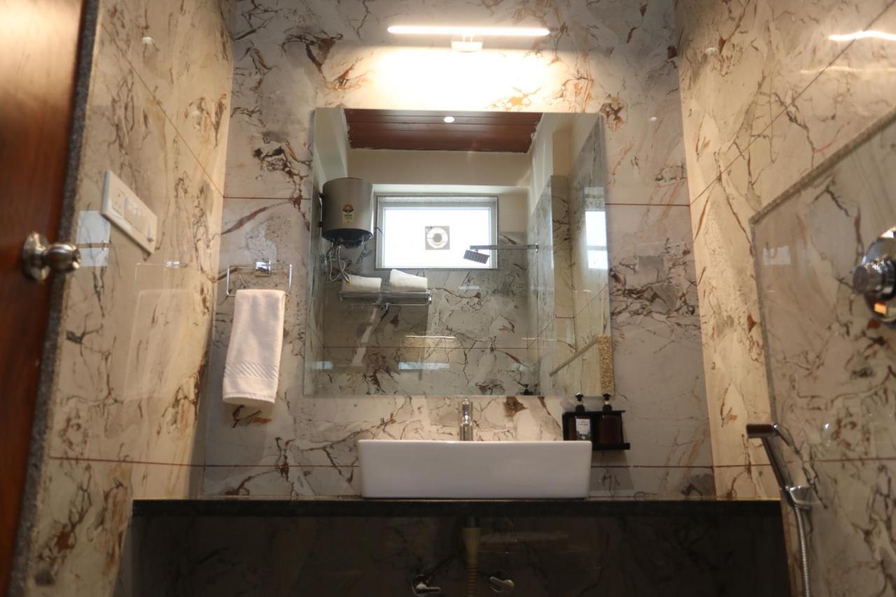 Chandan Kasturi Resort Dariāwad Екстериор снимка