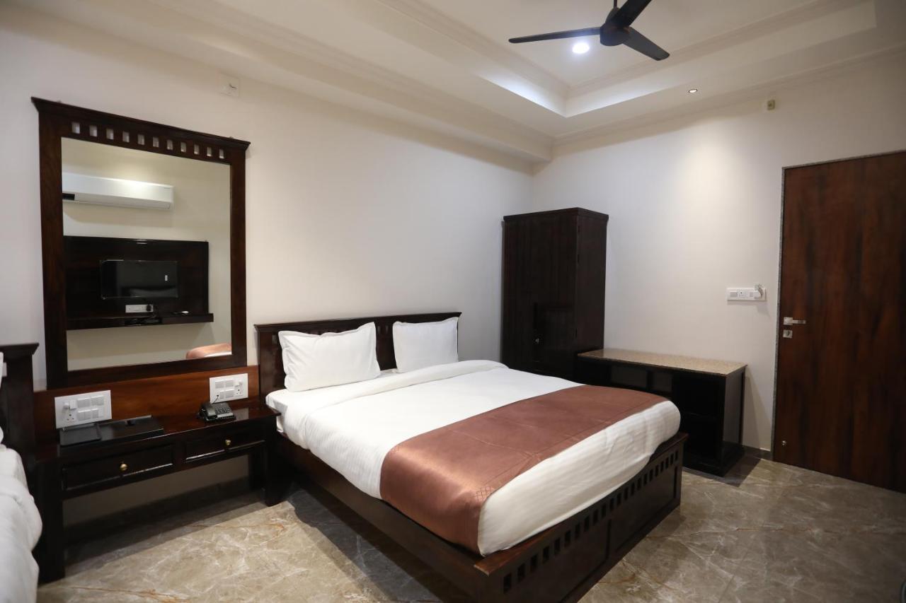 Chandan Kasturi Resort Dariāwad Екстериор снимка