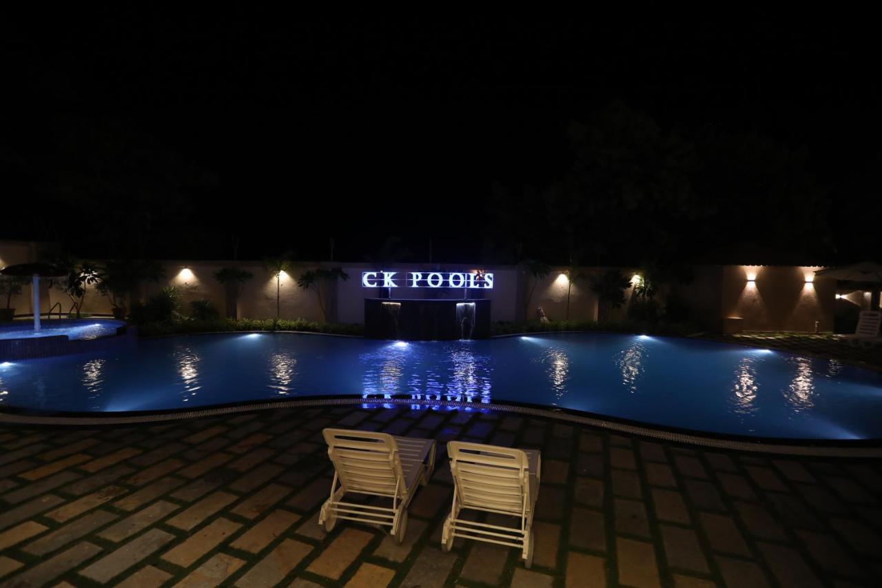 Chandan Kasturi Resort Dariāwad Екстериор снимка